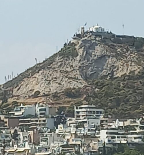 Stylish Renovated Apartment with Lycabettus View