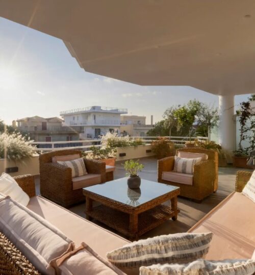 Contemporary Coastal Residence in Voula