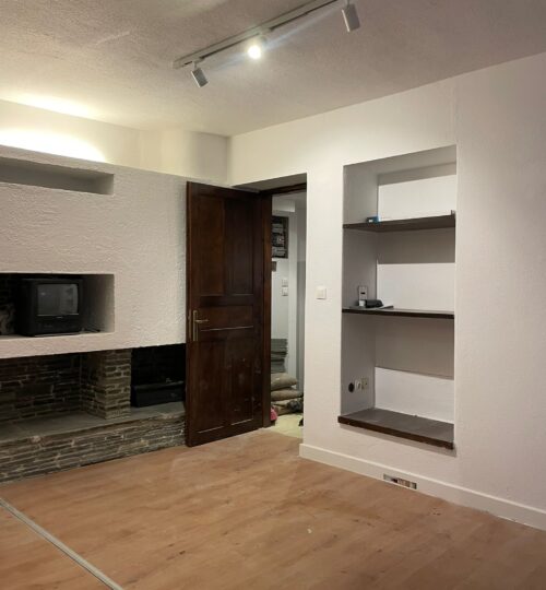 Renovated Ground-Floor Residence in Athens